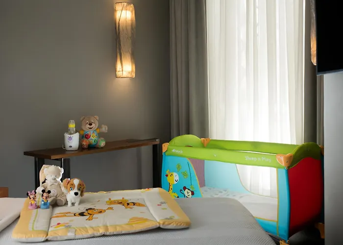 Metropolis Hotel 4*