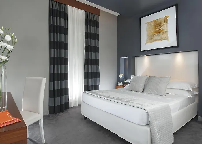 Metropolis Hotel