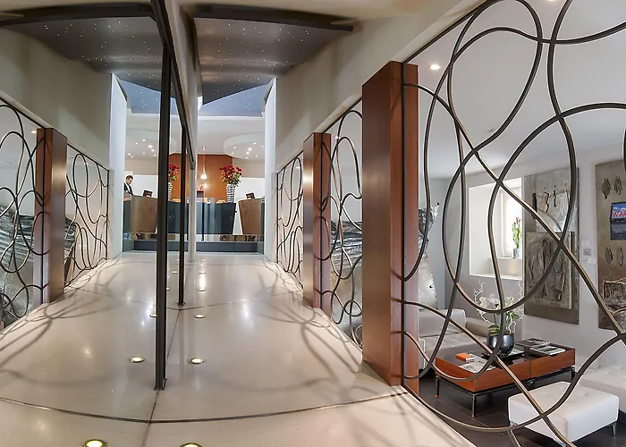 מלון Metropolis 4*